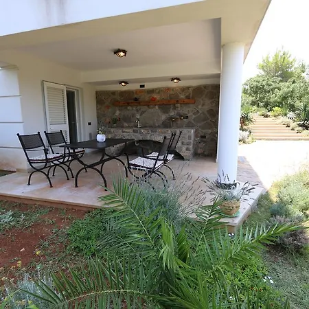 Tripalo Villa *